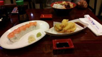 Kiku Roll Sushi food