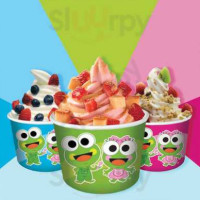 U-swirl Frozen Yogurt food