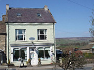 Hamilton's Tea Rooms outside