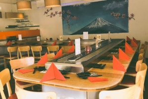 Sushi Sakura inside