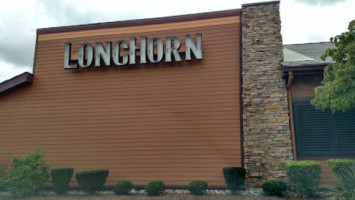 Longhorn Steakhouse outside