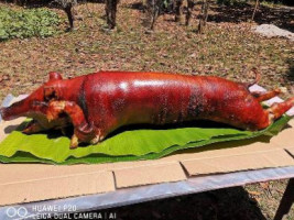 Tsut's Lechon inside