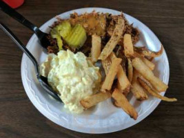 Macon Road BBQ food