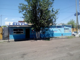 Pescaderia El Delfin outside