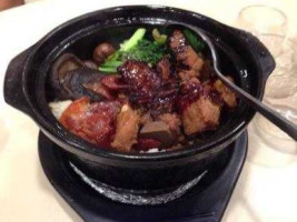 A One Claypot House food