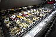 Gelateria I Pini food