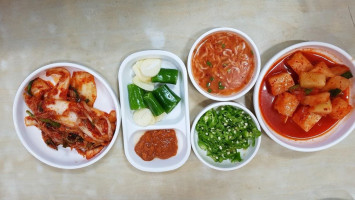 시골아주매순대 food