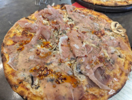 Pizza Calabria food