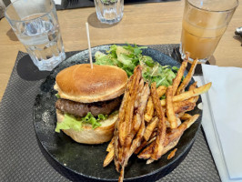 Le Cevenol Burger Cuisine food