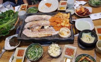 정원삼겹살 food