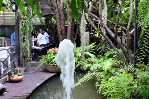 Baan Mai Nam inside