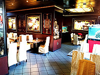 China Restaurant HuaTing inside