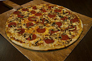 Zavi Pizza food