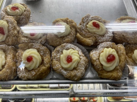 Agrigento Bakery inside