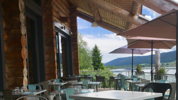 Le Chalet Du Lac food