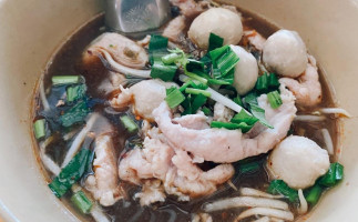 เจ๊ต๋อย ก๋วยเตี๋ยวเรือ food