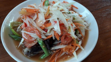 ร้านส้มตำโล่พระราชทาน พระราม 5 food