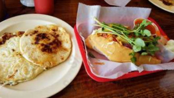 Pupusas Dona Lola food