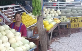 ร้านแม่สรแคนตาลูป​ เมล่อน ทิเบต food