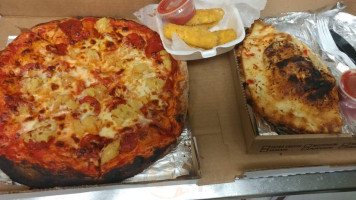 Felicia's Pizza Kitchen food