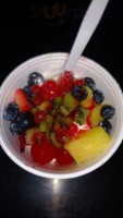 Twisty's Yogurt And Smoothies food