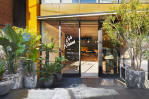 Café Kitsuné Aoyama outside