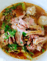 ก๋วยเตี๋ยวลิ้นวัวรสเด็ด food