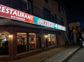 Pizzeria Sorrento outside