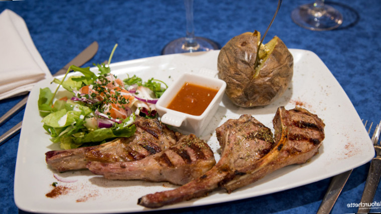restaurant image