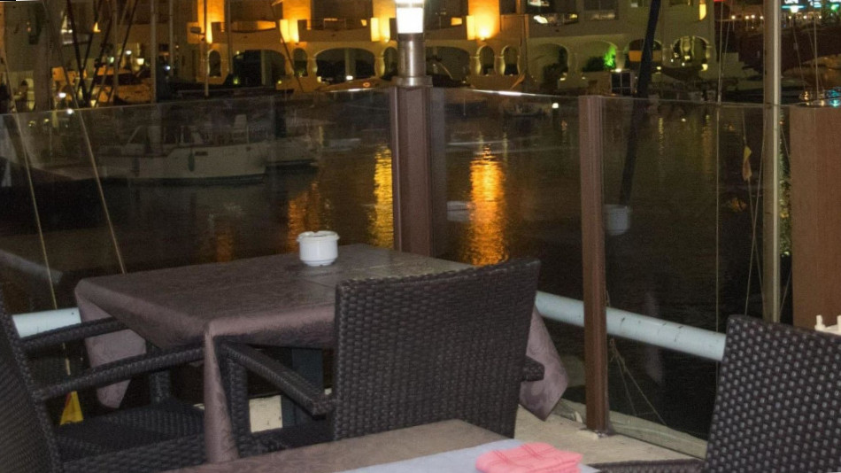restaurant image