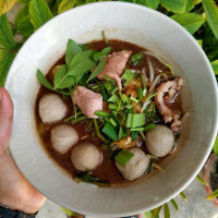 ก๋วยเตี๋ยวเรือต่อชาม หนองราชวัตร food