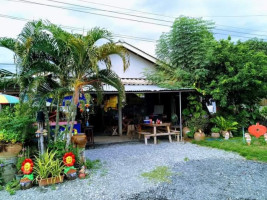 ร้านก๋วยเตี๋ยวเนื้อเปื่อย หมูตุ๋น จ รุ่งรวี food