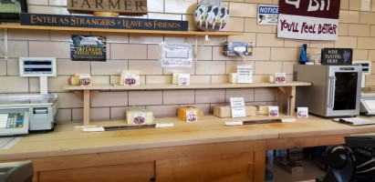 Kutter's Cheese Factory food