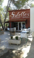 Salelles inside