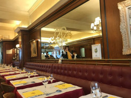 Cafe de Paris inside