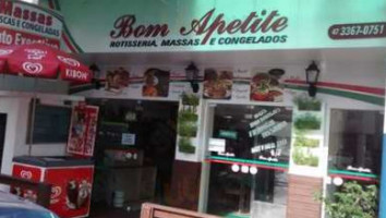 Bom Apetite outside