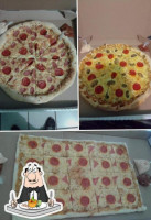 Pizzas Mauri's food