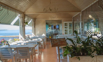 Grand Fish Veranda food