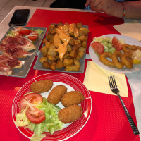 Tapas Rojas food