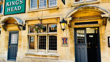 Mezze Restaurants The King's Head outside