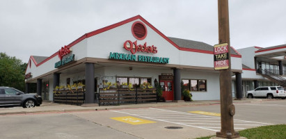 Ojeda's Restaurant outside