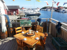 Holmbom's Ark Fotö Hamncafé food