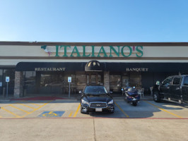 Italiano's outside