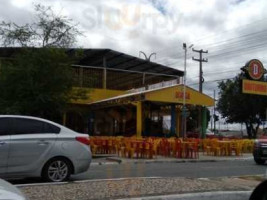 Manaco Lanches outside