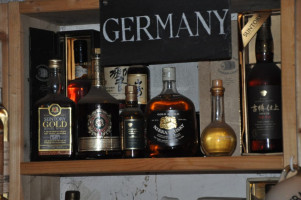 Kyrburg, Whisky-Museum und Restaurant food