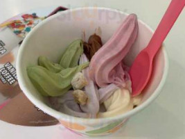 Yogurtland food