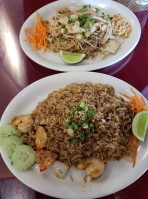 Pad Thai food