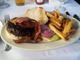 Landmark Tavern food