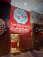 Pizzaiolo outside