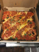 Strato's Pizza Kitchen food